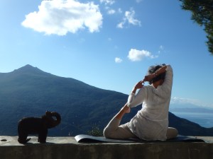 Posture Yoga en Corse