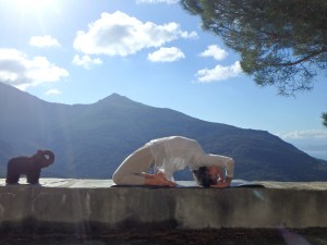 Posture de yoga, cap corse